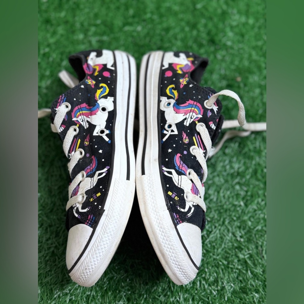 Converse Kids' Black Sneakers with Unicorn Design Size 4 - Picture 6 of 7
